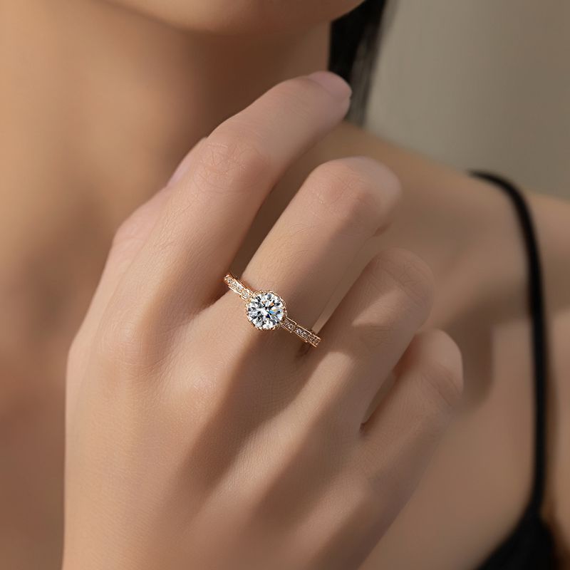 Holiday Gift Four-claw Bouquet - Moissanite Engagement Ring 1 Carat recension och pris